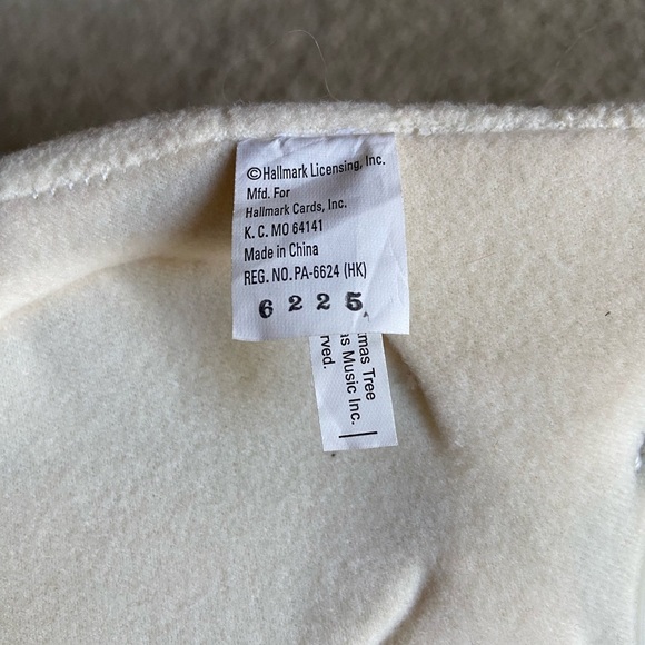 2006 Hallmark Jingle Pals Very Merry Trio Animated Singing Snowman and Penguins - Picture 7 of 8